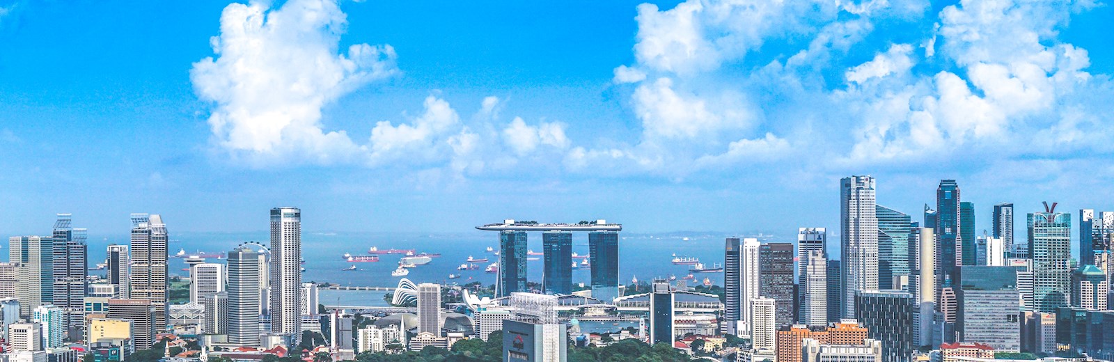 Bright Daylight Over Singapore's Skylines - Mace