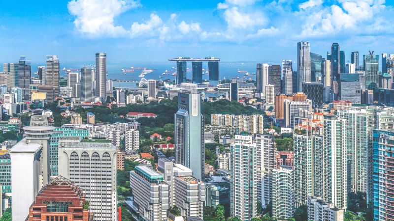 Bright Daylight Over Singapore's Skylines - Mace