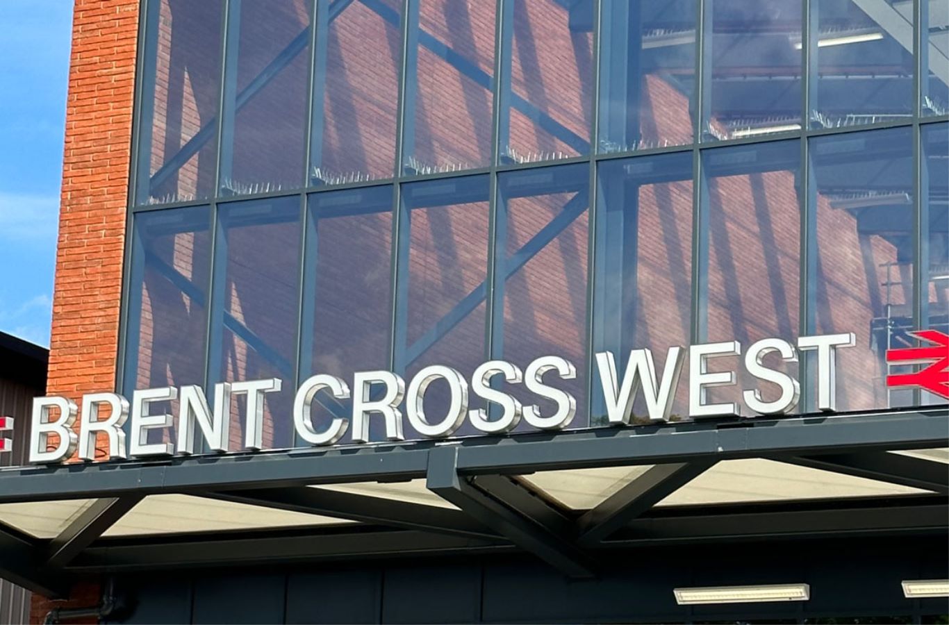 BrentCrossWest 	Westernentrancesignage